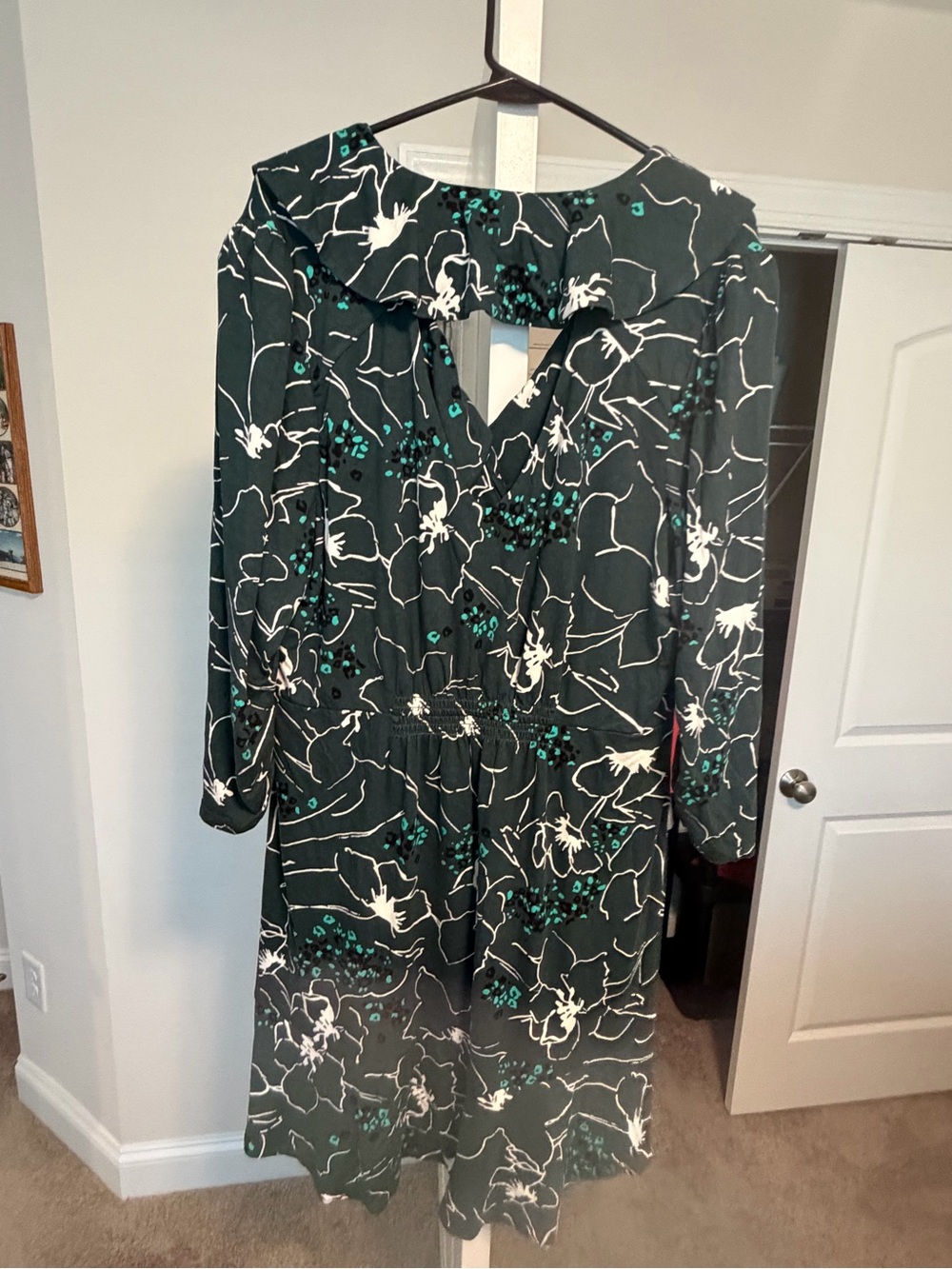 Cabi Women's Dark Green Floral Long-Sleeve Dress